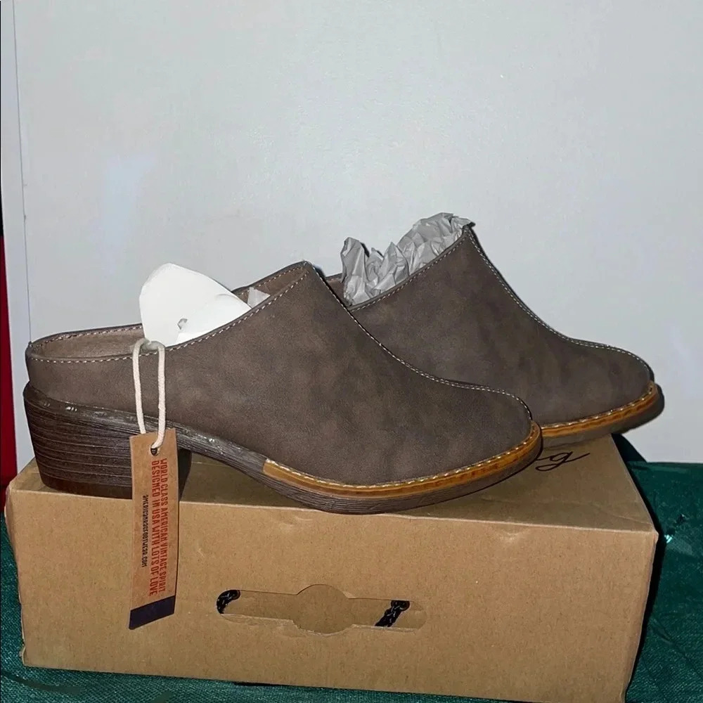 American Rag Taupe Mules - Picture 3 of 11